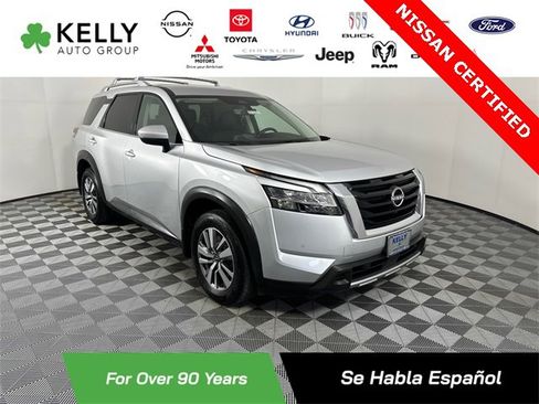 Certified 2023 Nissan Pathfinder SL image 1