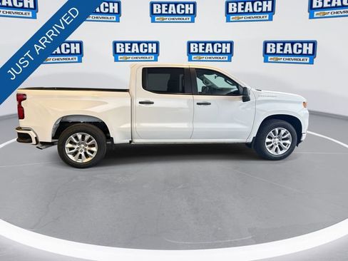 Used 2022 Chevrolet Silverado 1500 Custom image 9