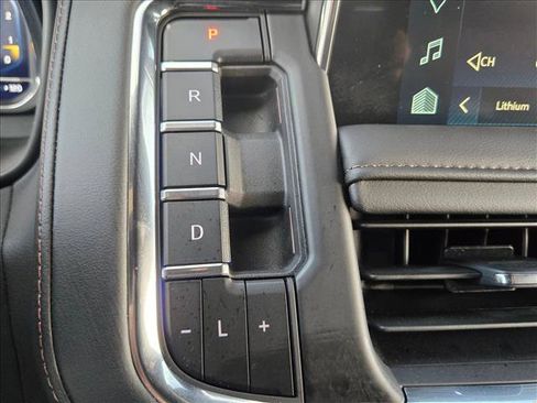 Used 2024 Chevrolet Suburban High Country w/ Advanced Technology Package image 16