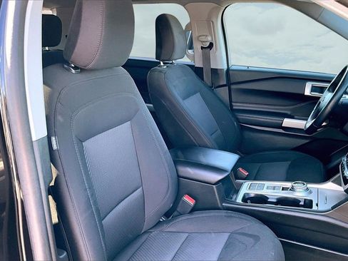 Used 2023 Ford Explorer XLT image 27