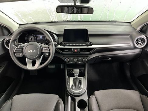Used 2023 Kia Forte LXS w/ LXS Technology Package FWD image 17