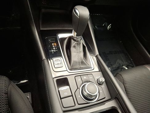 Used 2018 MAZDA MAZDA3 Sport w/ Preferred Equipment Package image 12