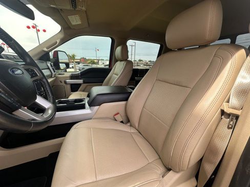 Used 2019 Ford F250 Lariat w/ Lariat Value Package AWD/4WD image 17