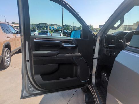Used 2023 GMC Sierra 1500 Elevation w/ Elevation Premium Package AWD/4WD image 10