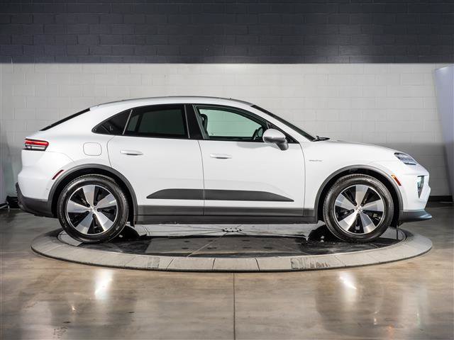 Used 2026 Porsche Macan Electric RWD image 8