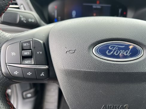 Used 2024 Ford Escape ST-Line AWD/4WD image 9