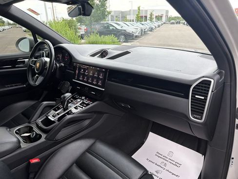 Used 2020 Porsche Cayenne AWD/4WD image 13
