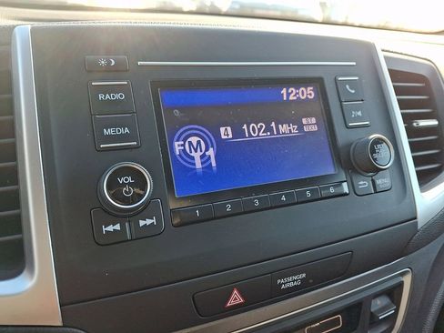 Used 2018 Honda Pilot LX image 16