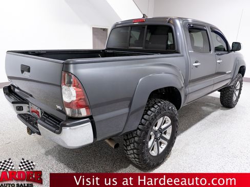Used 2014 Toyota Tacoma 4x4 Double Cab w/ Limited Package image 5