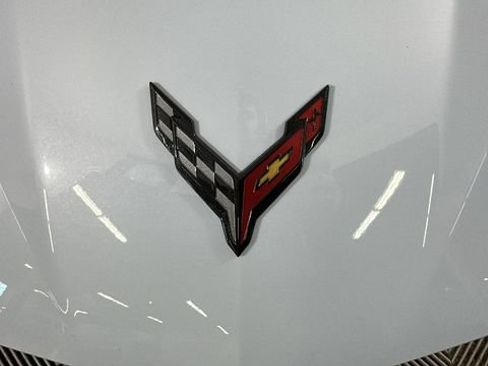 Used 2021 Chevrolet Corvette Stingray Coupe w/ Z51 Performance Package RWD image 8