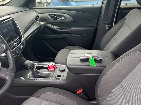 Used 2023 Chevrolet Traverse LT AWD/4WD image 16