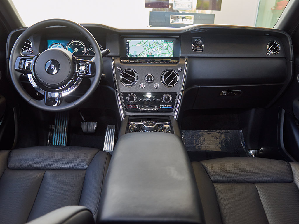 Certified 2024 Rolls-Royce Cullinan AWD/4WD image 4