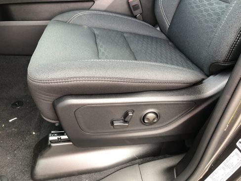 New 2026 RAM 1500 4x4 Crew Cab image 14