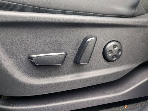 Used 2023 Nissan Ariya FWD image 15