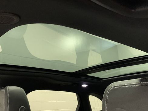 Certified 2025 Jaguar F-PACE R-Dynamic S AWD/4WD image 15