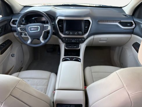 Used 2023 GMC Acadia Denali image 4