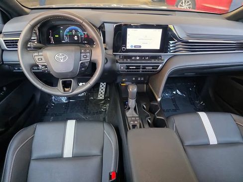 Used 2025 Toyota Camry SE w/ Convenience Package FWD image 11