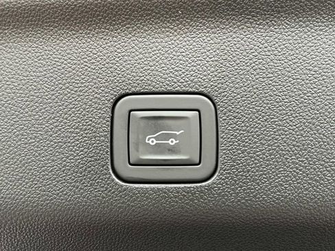 New 2026 GMC Yukon Elevation image 7