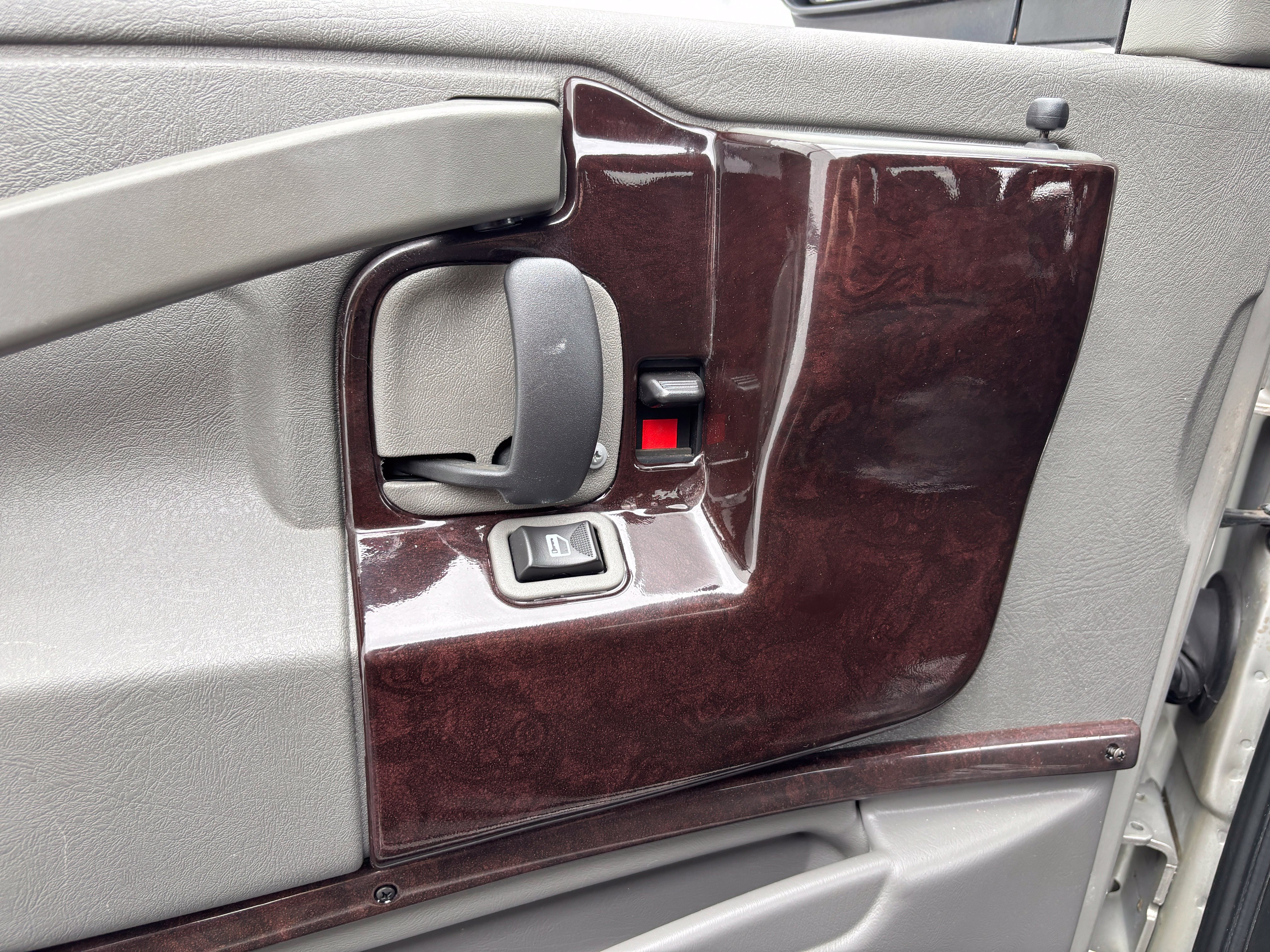 Used 2019 Chevrolet Express 2500 w/ Enhanced Convenience Package RWD image 15