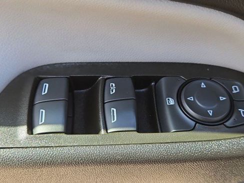 Used 2023 Chevrolet Equinox LS w/ LS Convenience Package image 22