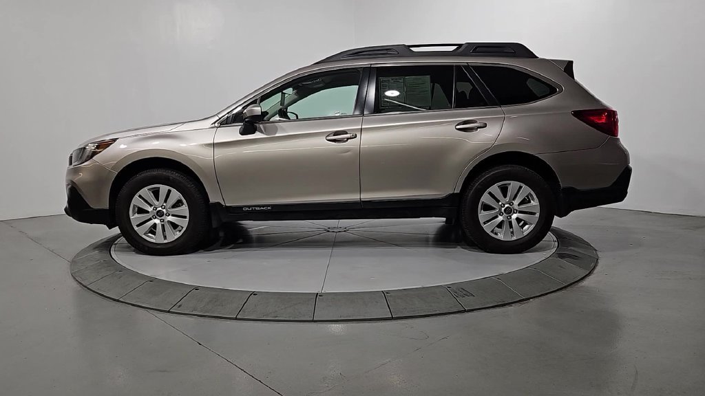 Used 2018 Subaru Outback 2.5i Premium w/ Popular Package #1 AWD/4WD image 2
