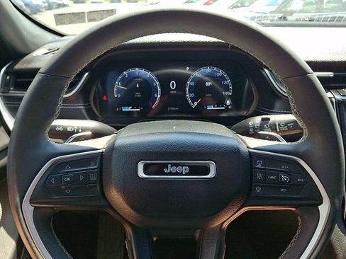 Certified 2023 Jeep Grand Cherokee Altitude AWD/4WD image 24