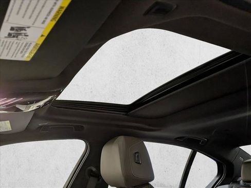 Used 2024 BMW i5 eDrive40i w/ Premium Package image 16