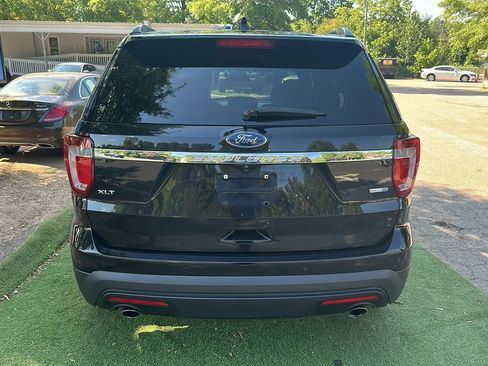 Used 2017 Ford Explorer XLT AWD/4WD image 6