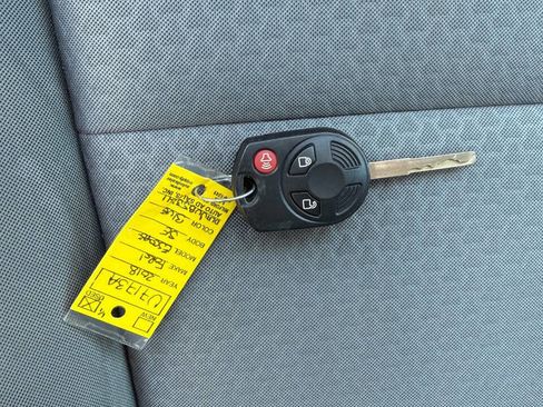 Used 2018 Ford Escape SE w/ SE Sync 3 Package AWD/4WD image 16