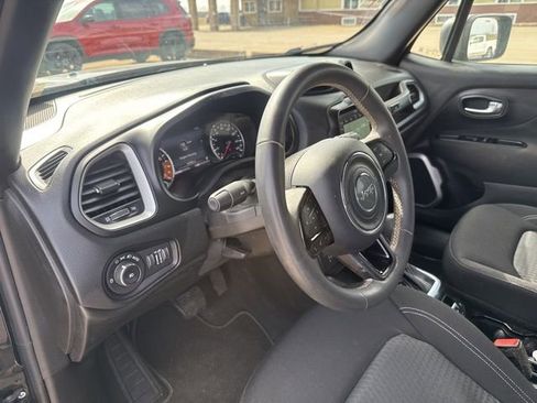 Used 2021 Jeep Renegade Latitude image 11