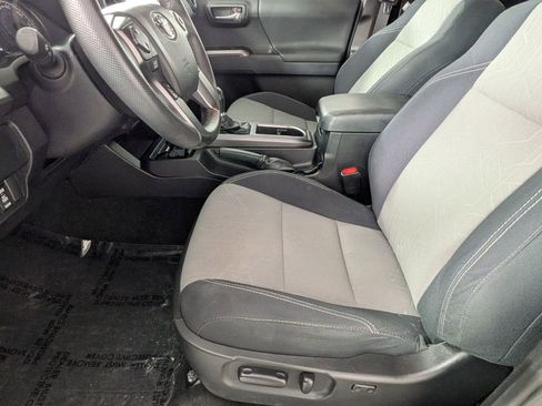 Used 2021 Toyota Tacoma TRD Sport w/ Technology Package AWD/4WD image 21