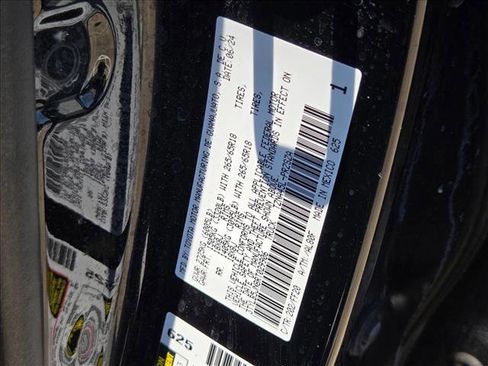 Used 2024 Toyota Tacoma SR5 AWD/4WD image 23
