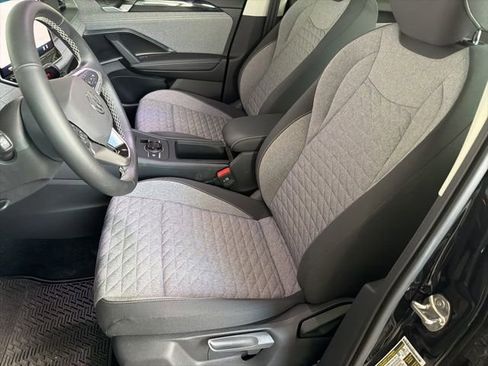 Certified 2025 Volkswagen Tiguan S AWD/4WD image 5