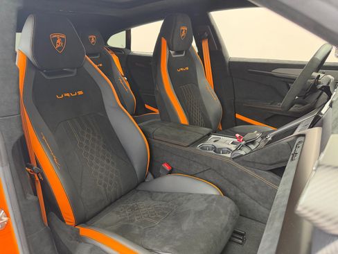 Used 2024 Lamborghini Urus Performante AWD/4WD image 22