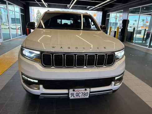 Used 2024 Jeep Wagoneer L Series II RWD image 7