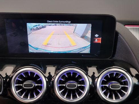 Used 2023 Mercedes-Benz GLA 250 4MATIC image 19