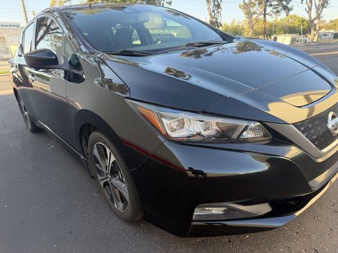 Used 2020 Nissan Leaf SV w/ SV Technology Package FWD image 7