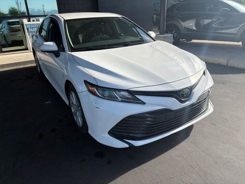 Used 2019 Toyota Camry FWD image 3