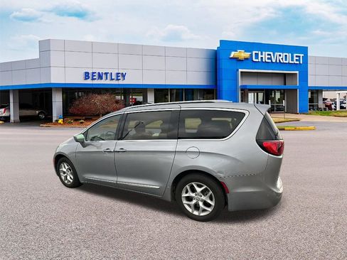 Used 2019 Dodge Grand Caravan GT image 4