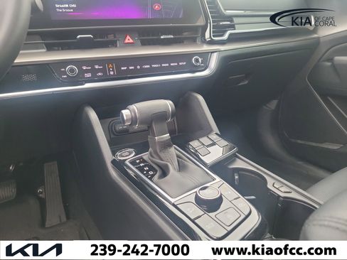 Certified 2025 Kia Sportage EX w/ Premium Package FWD image 20