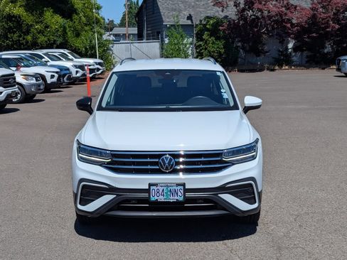 Used 2022 Volkswagen Tiguan SE AWD/4WD image 8