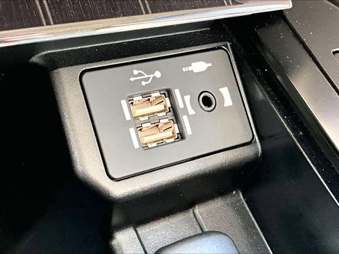 Used 2021 Lexus GX 460 Premium w/ Premium Package image 34