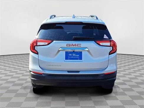 Used 2022 GMC Terrain SLE w/ Driver Convenience Package image 4