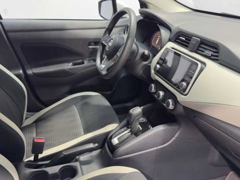 Used 2022 Nissan Versa SV FWD image 12