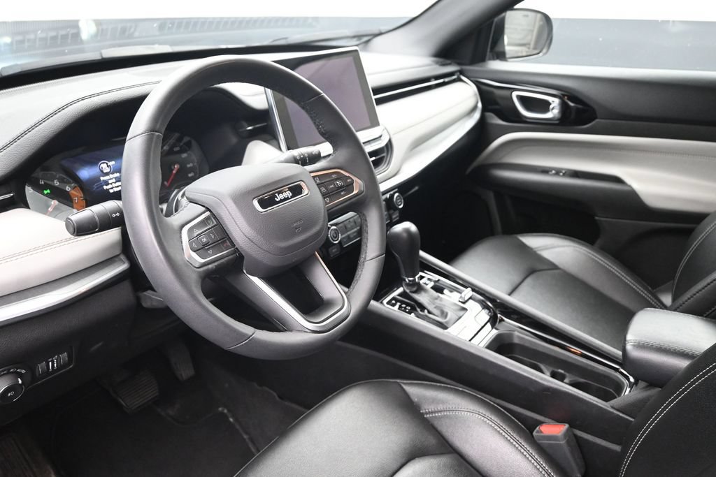 Used 2025 Jeep Compass Limited AWD/4WD image 20