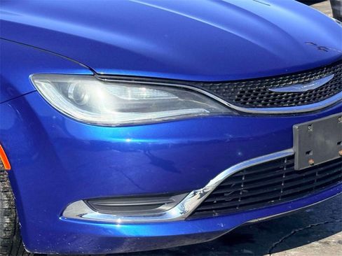 Used 2016 Chrysler 200 Limited image 4