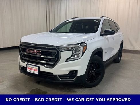 Used 2024 GMC Terrain AT4 image 9