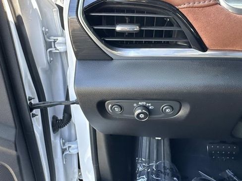 Used 2019 Chevrolet Traverse High Country image 33