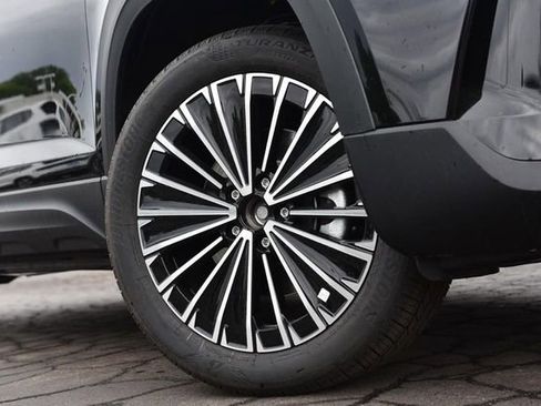 New 2026 Volkswagen Taos SE image 3