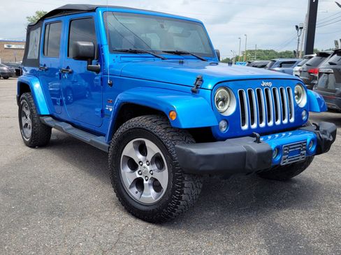 Used 2016 Jeep Wrangler Unlimited Sahara AWD/4WD image 11